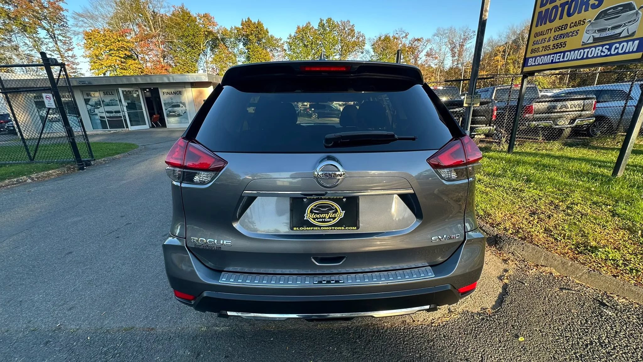 Used 2017 Nissan Rogue SV AWD/4WD image 6