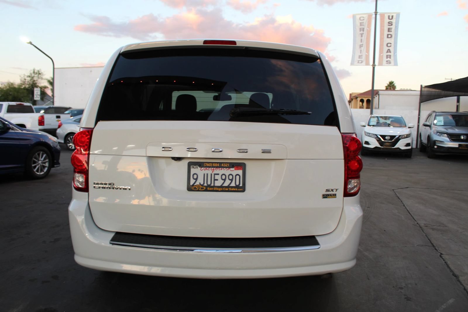 Used 2019 Dodge Grand Caravan SXT FWD image 4