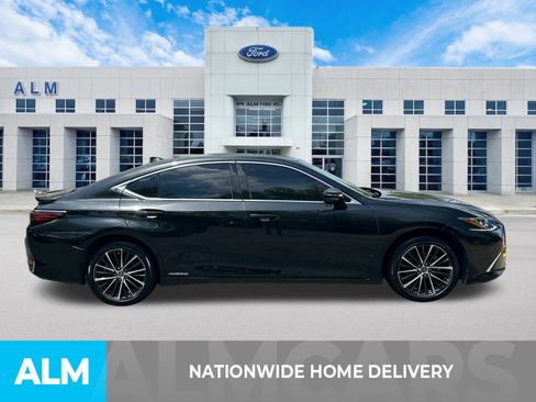 Used 2022 Lexus ES 300h w/ Premium Package FWD image 4