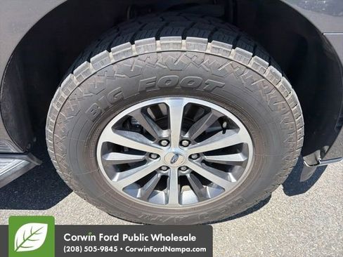 Used 2018 Ford Expedition XLT w/ Equipment Group 201A AWD/4WD image 6