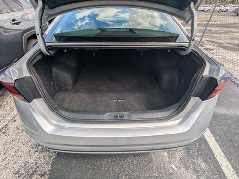 Used 2024 Nissan Altima 2.5 S FWD image 13