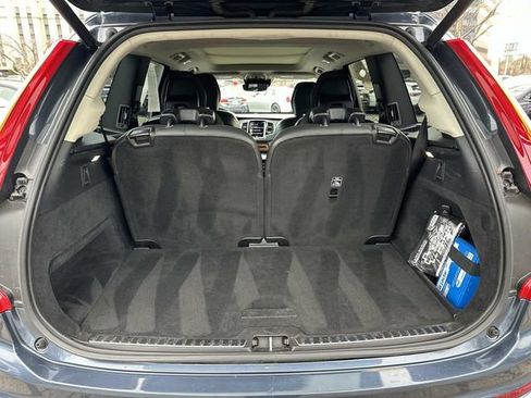 Used 2022 Volvo XC90 T6 Momentum image 17