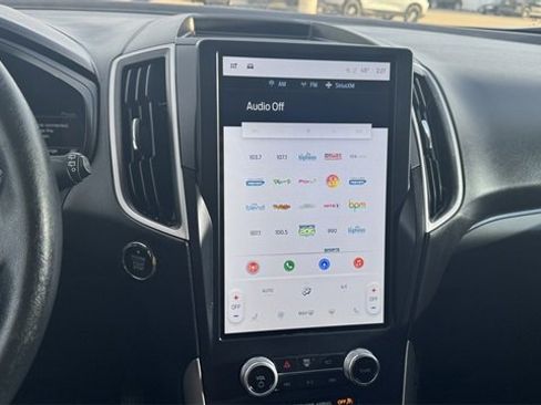 Used 2022 Ford Edge SEL image 25