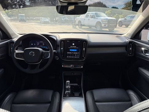 Used 2024 Volvo XC40 B5 Plus w/ Protection Package Premier AWD/4WD image 17