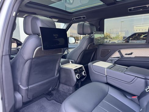 Certified 2025 Land Rover Range Rover SV AWD/4WD image 30