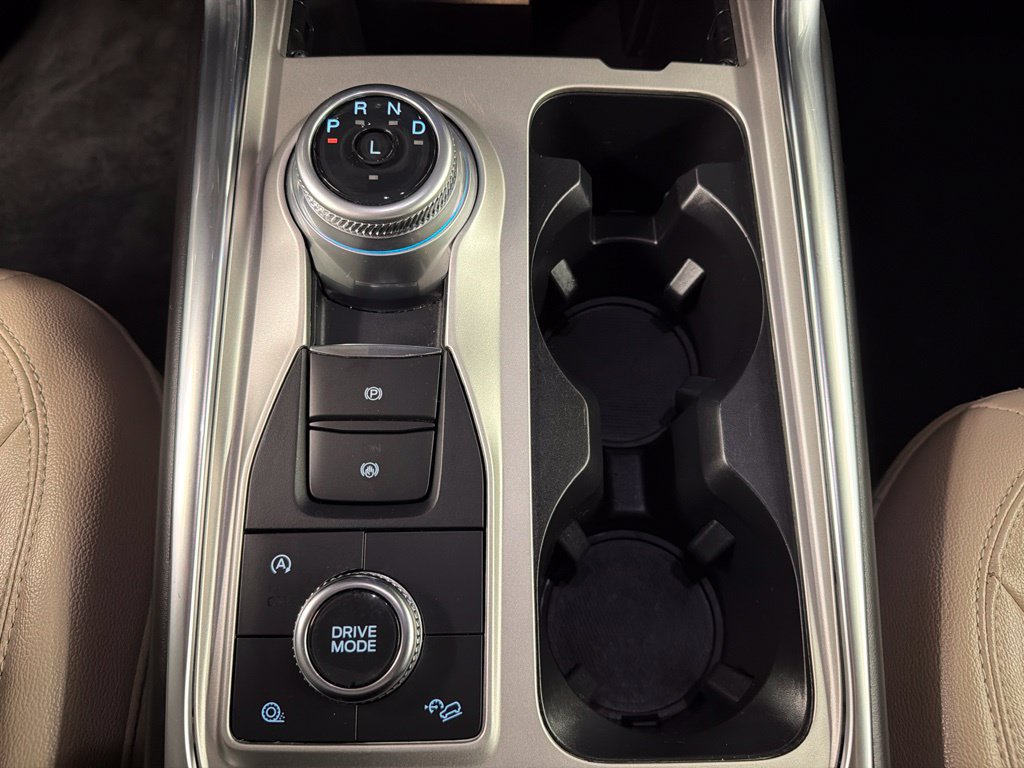 Used 2024 Ford Explorer Limited AWD/4WD image 16