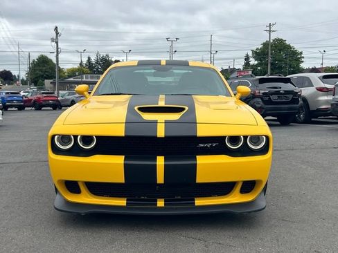 Used 2017 Dodge Challenger SRT Hellcat RWD image 4