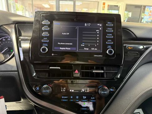 Used 2022 Toyota Camry SE image 22