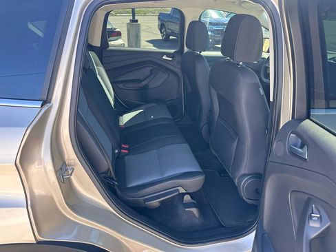 Used 2017 Ford Escape SE w/ Equipment Group 201A image 10