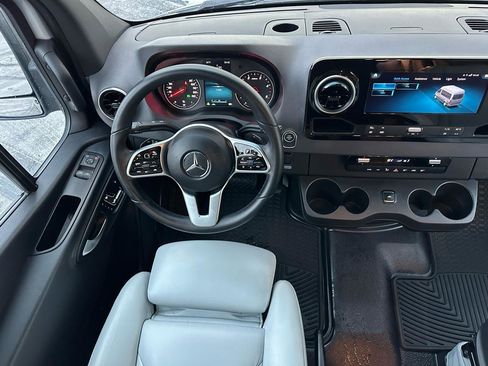 Used 2024 Mercedes-Benz Sprinter 3500 image 24