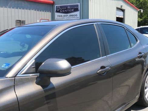 Used 2018 Toyota Camry LE FWD image 4