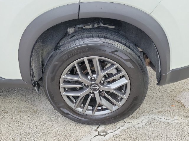 Used 2024 Nissan Rogue S FWD image 6
