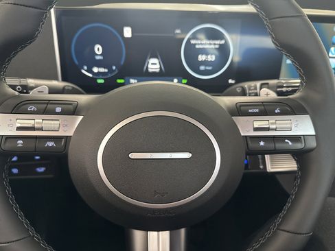 Used 2025 Hyundai Sonata Limited FWD image 17