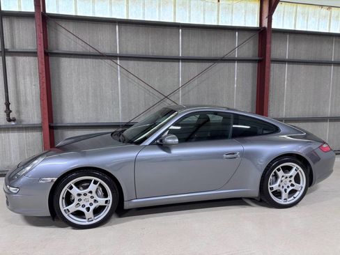 Used 2005 Porsche 911 Carrera RWD image 4