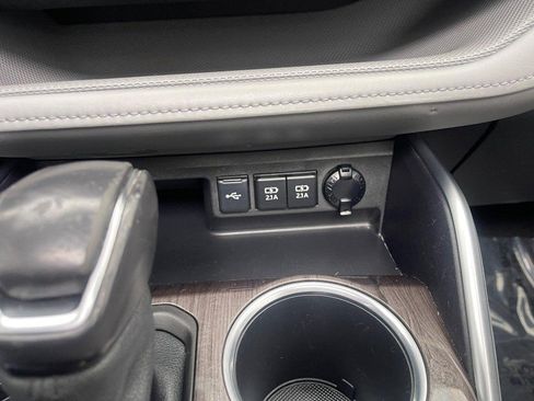 Used 2021 Toyota Highlander Platinum image 32