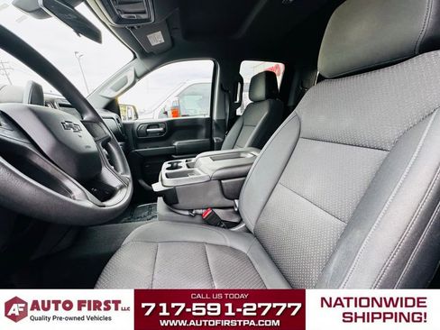 Used 2019 Chevrolet Silverado 1500 Custom Trail Boss w/ Custom Convenience Package image 9