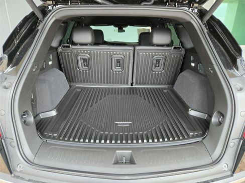 New 2026 Cadillac XT5 Luxury w/ LPO, Floor Liner Package FWD image 30
