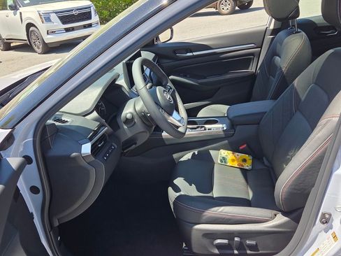 New 2026 Nissan Altima 2.5 SR FWD image 3