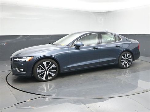 Used 2023 Volvo S60 B5 Ultimate w/ Climate Package image 4