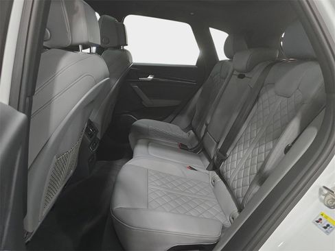 Used 2025 Audi SQ5 Premium Plus w/ Premium Plus Package image 10