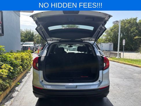 Used 2022 GMC Terrain SLE w/ LPO, Floor Liner Package FWD image 9