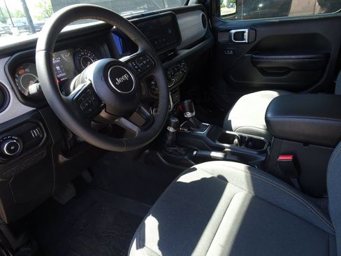 Used 2024 Jeep Wrangler Sport AWD/4WD image 10