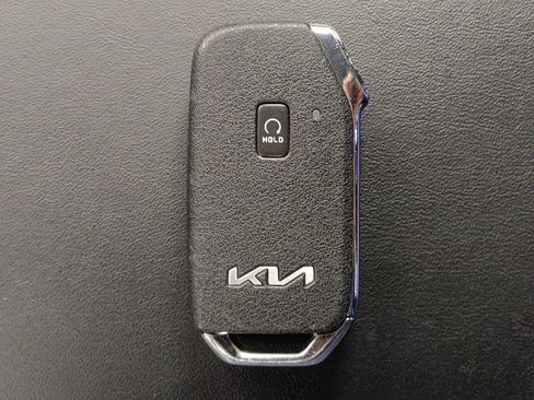 Used 2022 Kia Telluride S FWD image 32