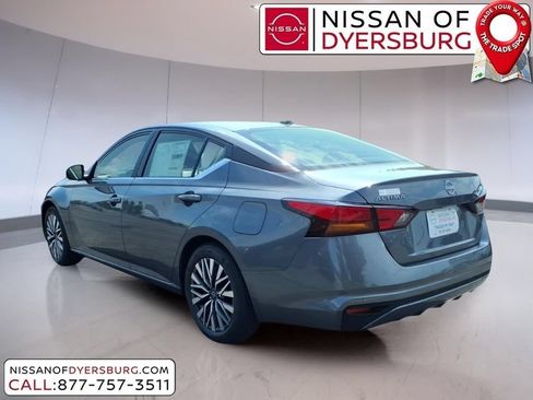 New 2025 Nissan Sentra SV w/ All-Weather Package FWD image 5