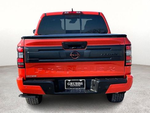 Used 2025 Nissan Frontier PRO-4X w/ Interior Protection Package image 6