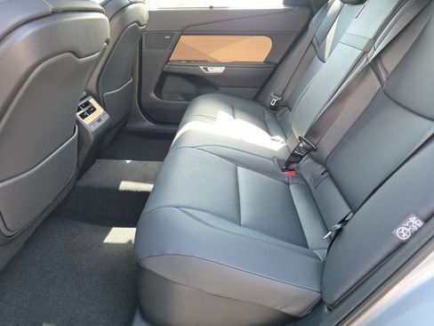 New 2026 Lexus ES 350e FWD image 17