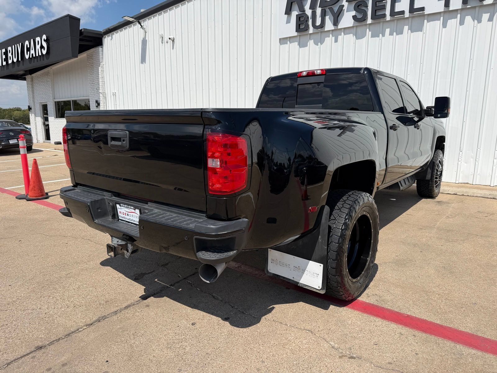 Used 2019 Chevrolet Silverado 3500 High Country w/ Duramax Plus Package AWD/4WD image 8