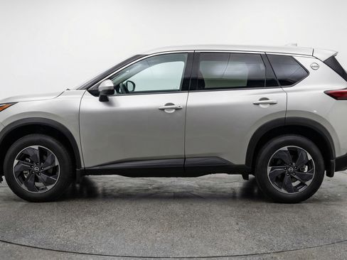 Used 2025 Nissan Rogue SV FWD image 5