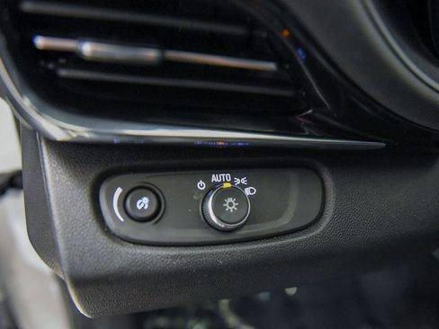 Used 2025 Buick Envista Avenir image 18