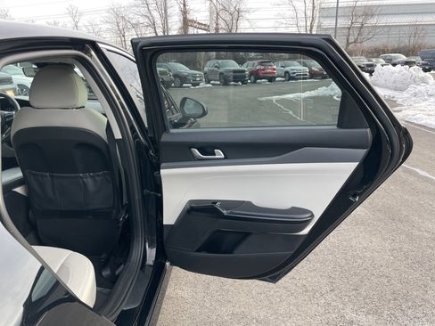 Used 2021 Kia K5 LXS image 16