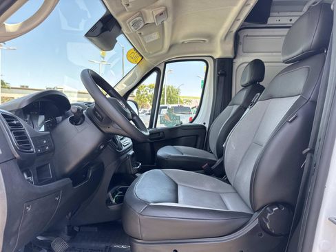 Used 2025 RAM ProMaster 2500 w/ Convenience Group FWD image 22