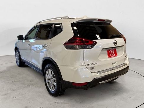 Used 2018 Nissan Rogue SV w/ Premium Package AWD/4WD image 3