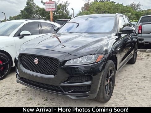 Used 2020 Jaguar F-PACE Premium image 3