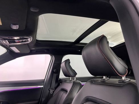 Used 2024 Jeep Wagoneer Launch Edition image 25