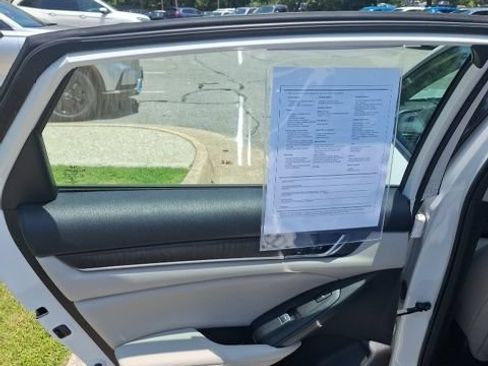 Used 2020 Honda Accord Touring image 16
