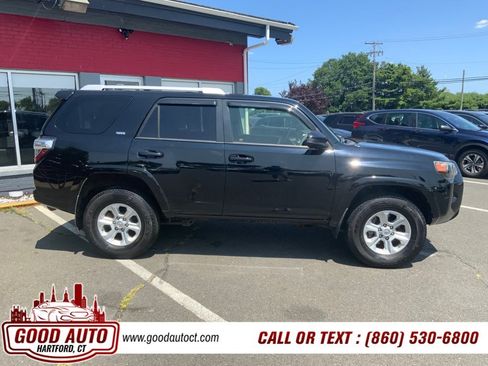 Used 2015 Toyota 4Runner SR5 AWD/4WD image 4