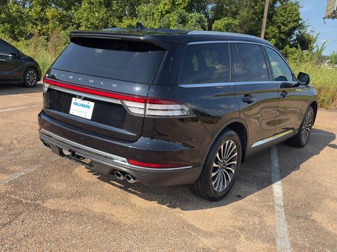 Used 2022 Lincoln Aviator Reserve w/ Elements Package Plus AWD/4WD image 4
