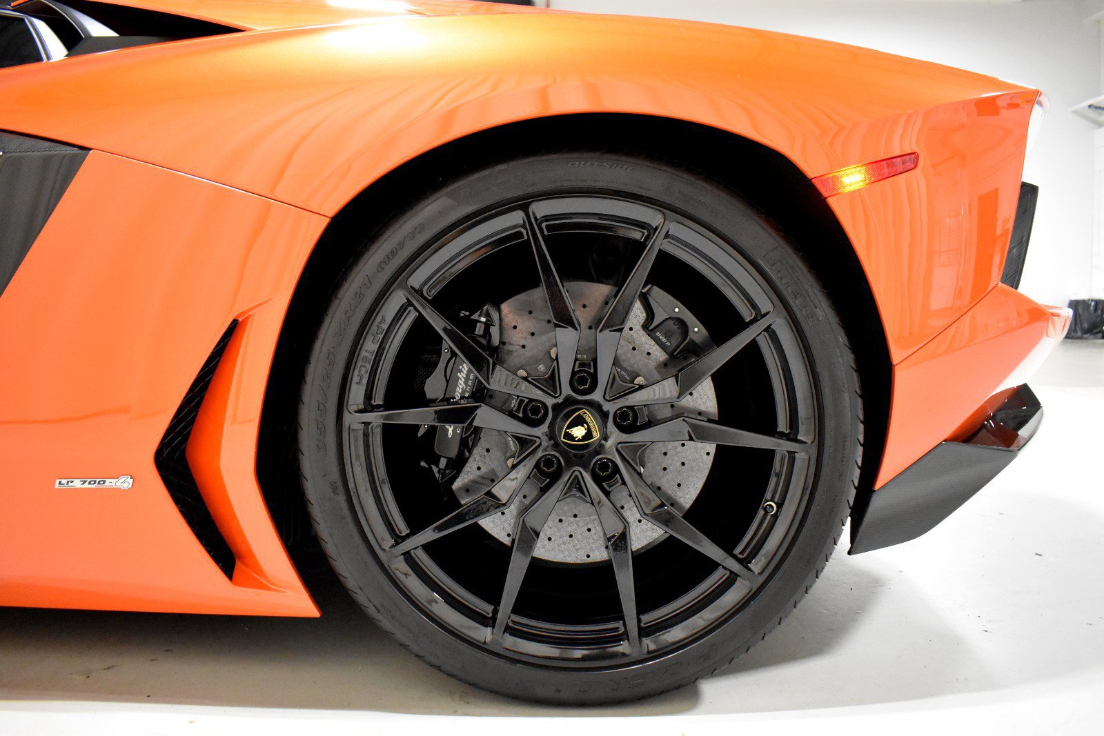 Used 2015 Lamborghini Aventador LP 700-4 AWD/4WD image 30