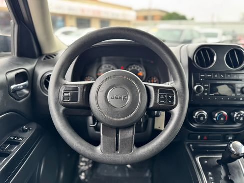 Used 2015 Jeep Patriot Sport w/ Power Value Group image 12