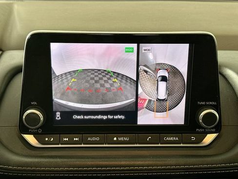 Used 2023 Nissan Rogue SL AWD/4WD image 12