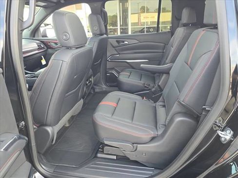 New 2026 Chevrolet Traverse RS w/ LPO, Floor Liner Package FWD image 17
