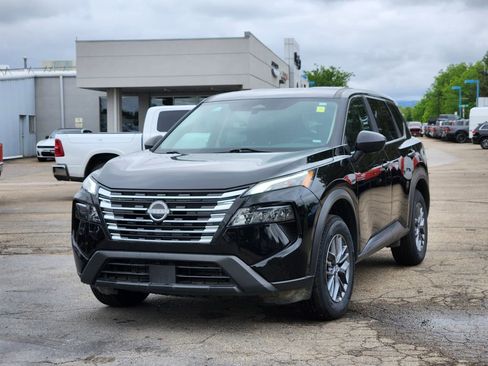Used 2024 Nissan Rogue S AWD/4WD image 4