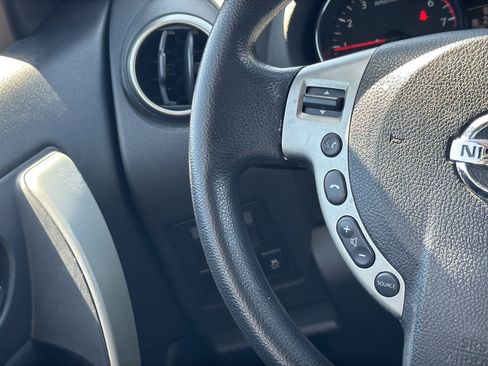 Used 2013 Nissan Rogue SV FWD image 26