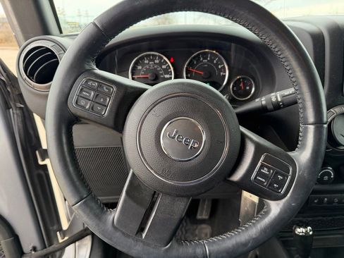 Used 2018 Jeep Wrangler Unlimited Sport S image 17