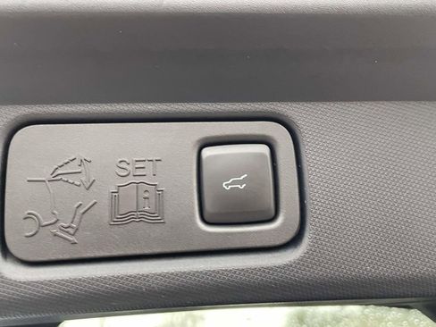 Used 2022 Ford Mustang Mach-E Premium image 12