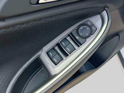 Used 2022 Chevrolet Malibu LT FWD image 16